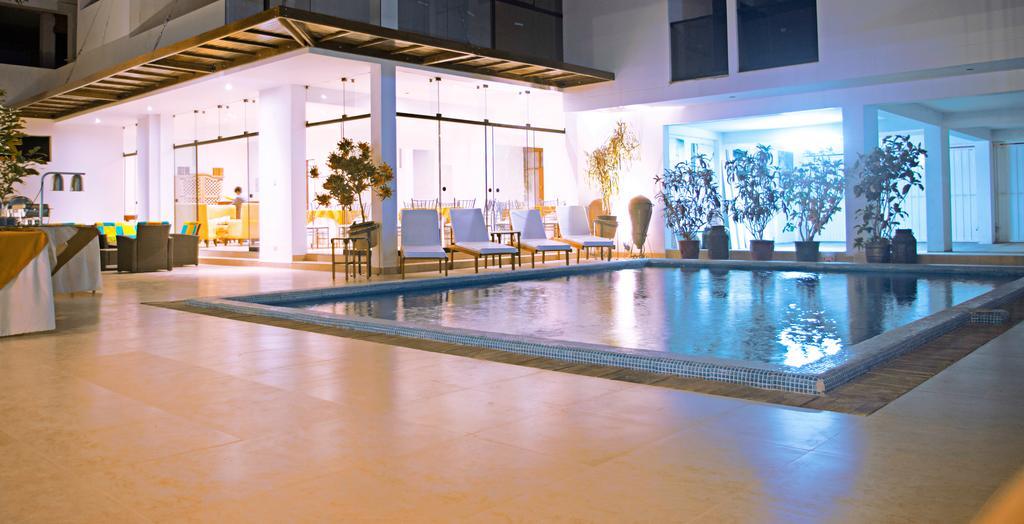 Mc Hotel 伊察 外观 照片